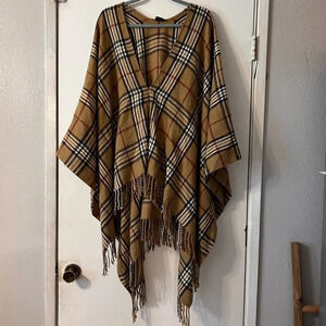 V. Fraas Plaid Check Checkered Poncho Wrap Fringe Cozy Wrap Warm Oversized